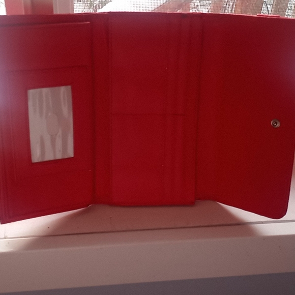 Red Clutch - Picture 3 of 3